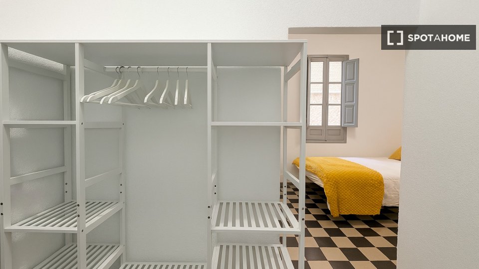 Double room Granada, 6 beds, 160m² — photo 12