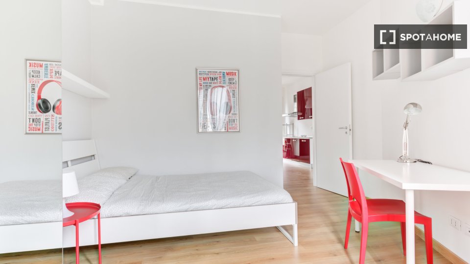 Double room Milan, 3 beds, 85m² — photo 3