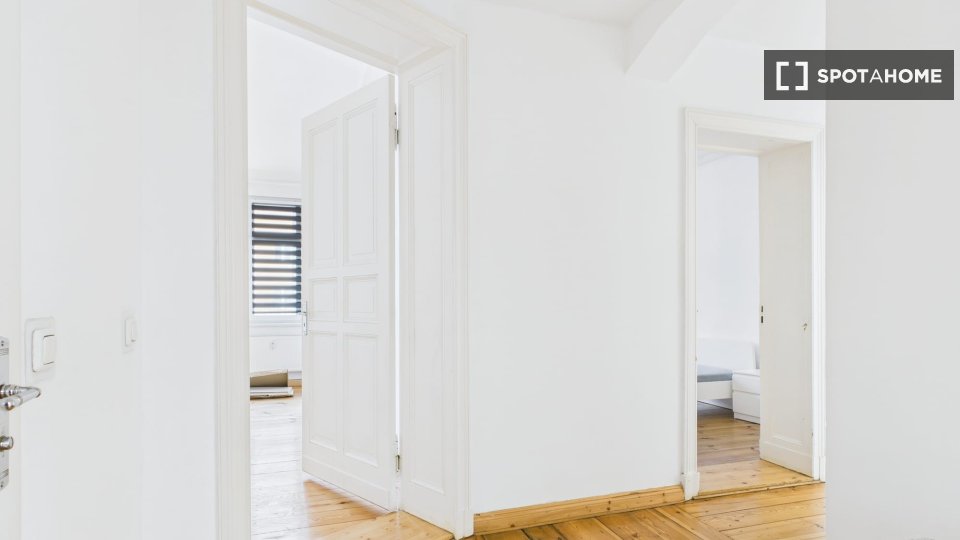 Double room Berlin, 7 beds, 93m² — photo 8