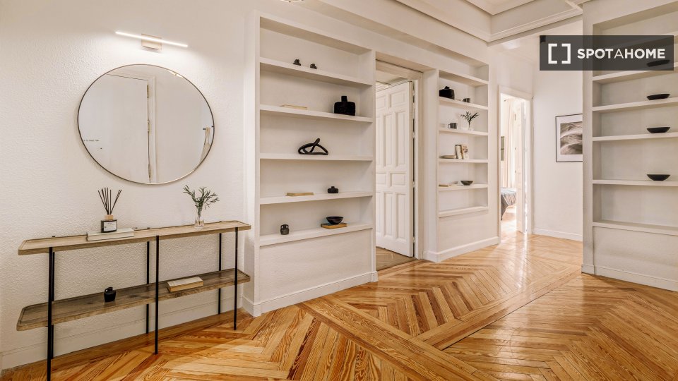 Piso de 3 dormitorios en alquiler en Justicia, Madrid