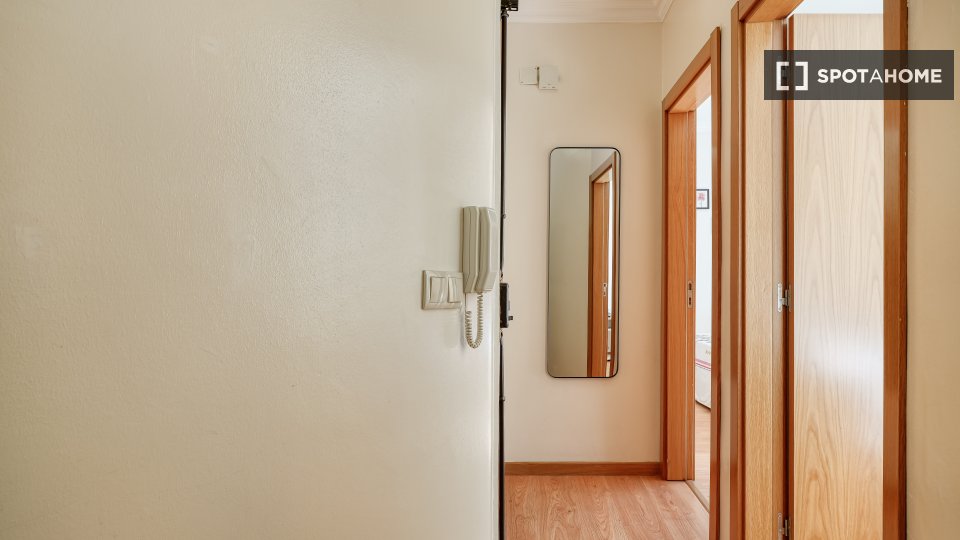 Double room Lisbon, 4 beds — photo 15