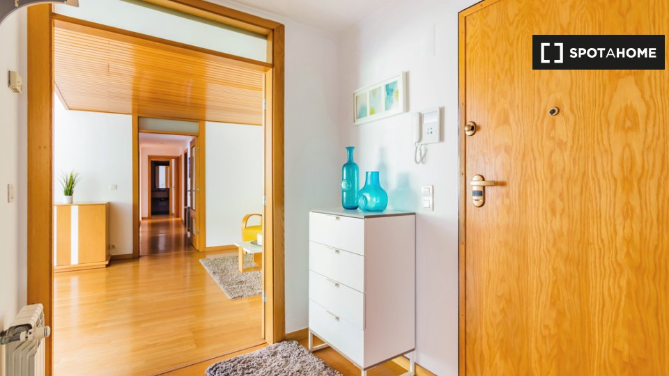 Apartment Lisbon, 3 beds — photo 15