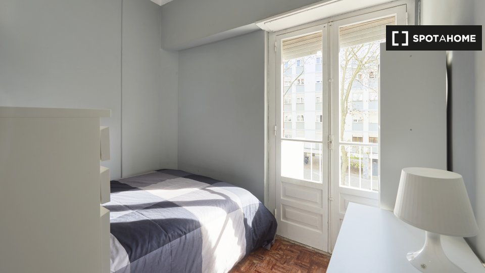 Double room Lisbon, 6 beds — photo 11