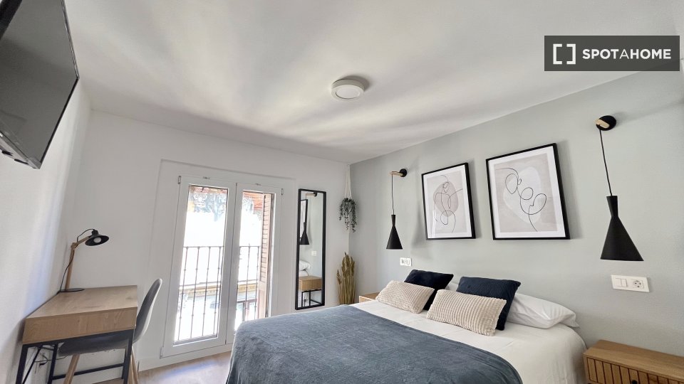 Double room Madrid, 8 beds — photo 17