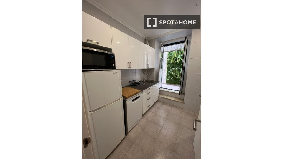 Apartment Lisbon, 2 beds — photo 14