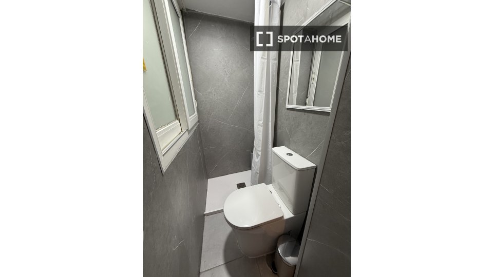 Double room Madrid, 6 beds — photo 14