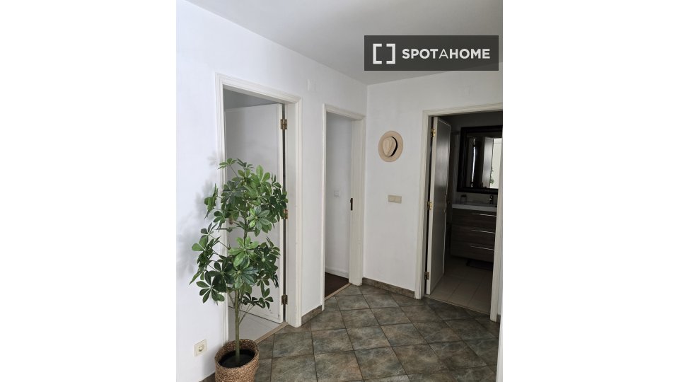 Double room Lisbon, 2 beds, 85m² — photo 2