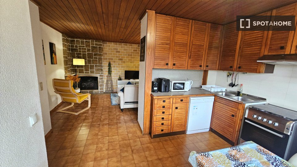 Apartment mono Lisbon, 95m² — photo 38
