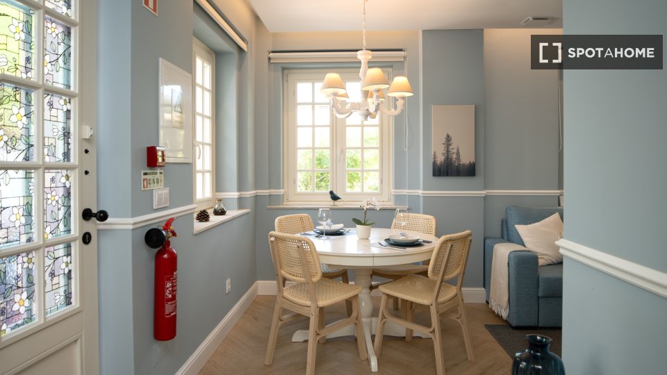 Apartment Lisbon, 2 beds, 85m² — photo 16