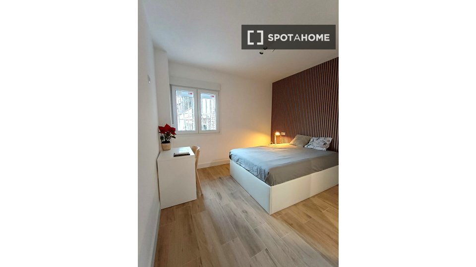 Double room Madrid, 3 beds — photo 5