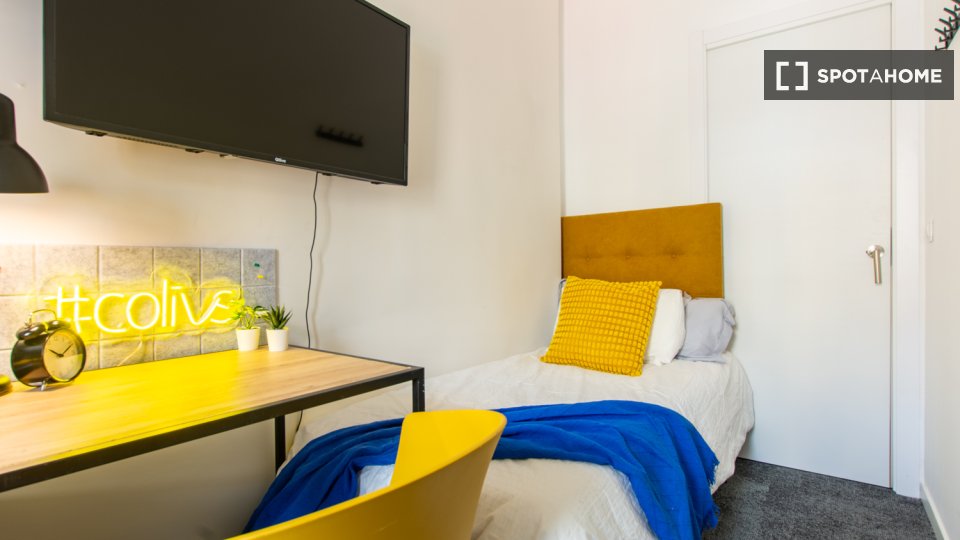 Double room Madrid, 5 beds — photo 32