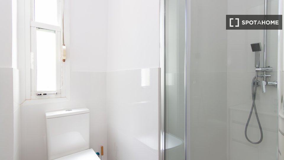Double room Madrid, 6 beds — photo 44