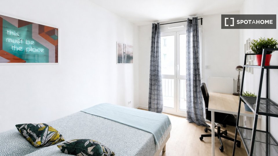 Chambre double Paris, 4 chambres — photo 23