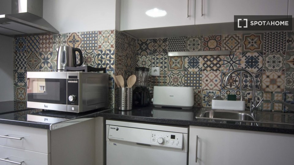 Double room Lisbon, 4 beds — photo 18