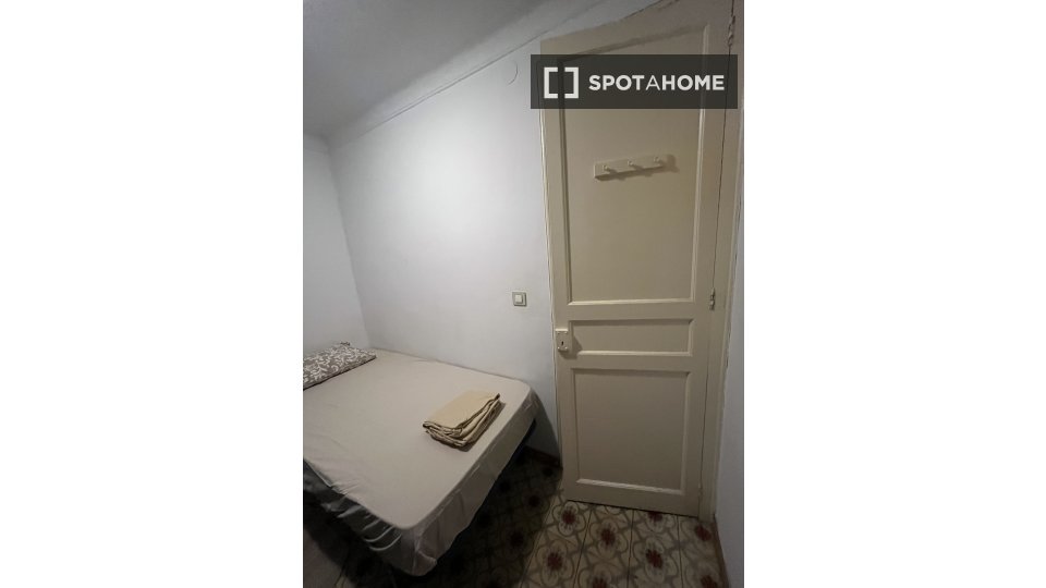 Double room Barcelona, 2 beds, 60m² — photo 1