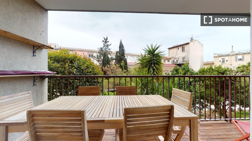 Double room Marseille, 15 beds — photo 3