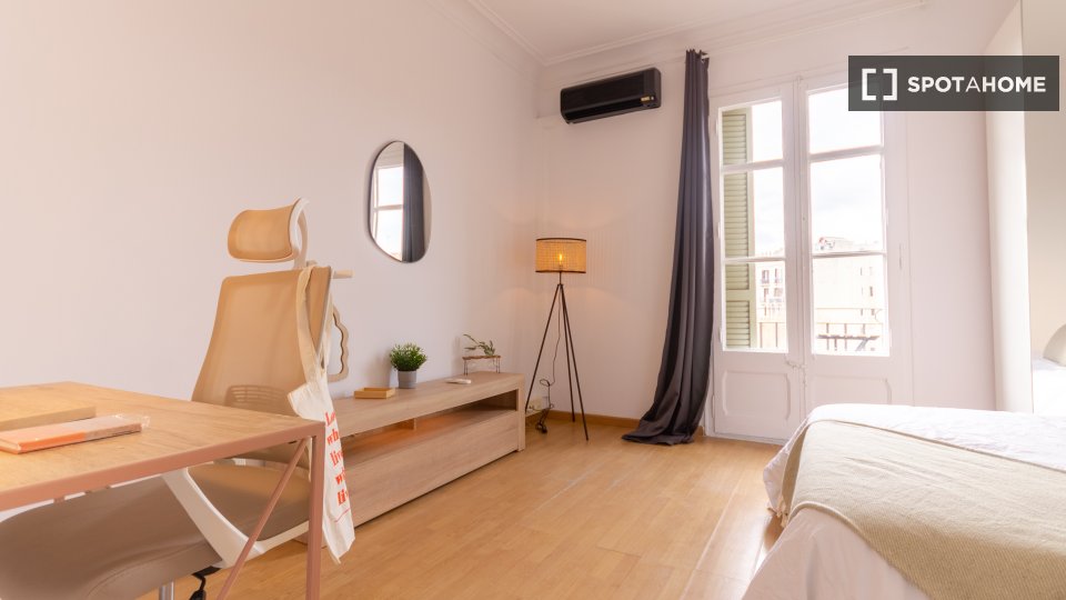 Double room Barcelona, 6 beds — photo 13
