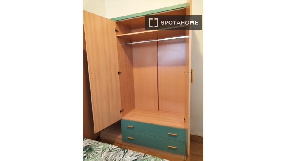 Double room Madrid, 7 beds, 90m² — photo 3