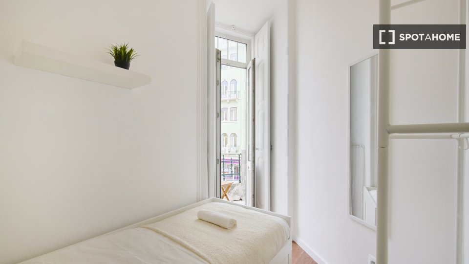 Double room Lisbon, 9 beds — photo 7