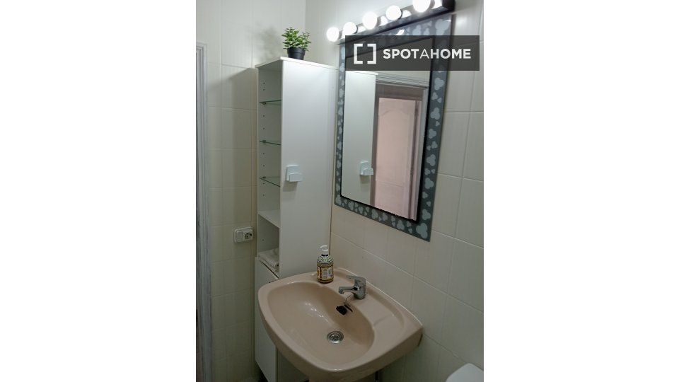 Double room Santa_Cruz_De_Tenerife, 4 beds, 75m² — photo 19
