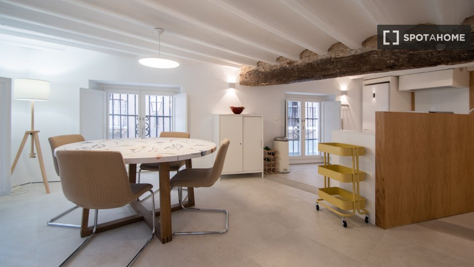 Piso de 2 dormitorios en alquiler en Hospital de Mujeres, Cádiz