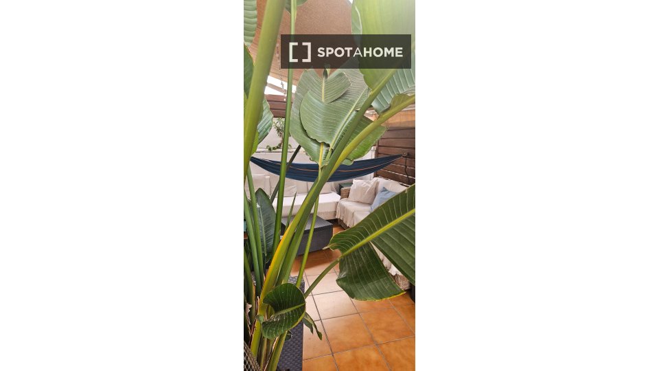 Double room Barcelona, 3 beds, 90m² — photo 17