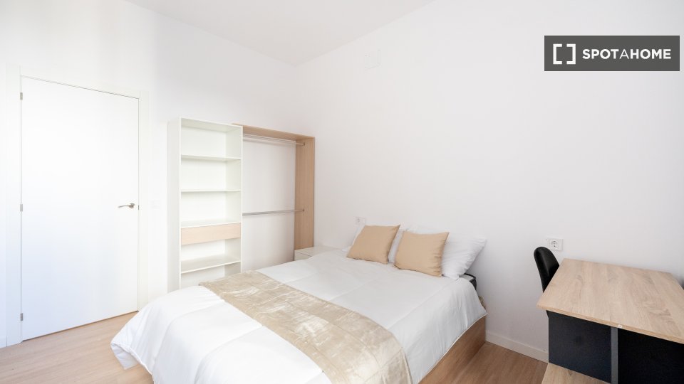 Double room Madrid, 10 beds — photo 5