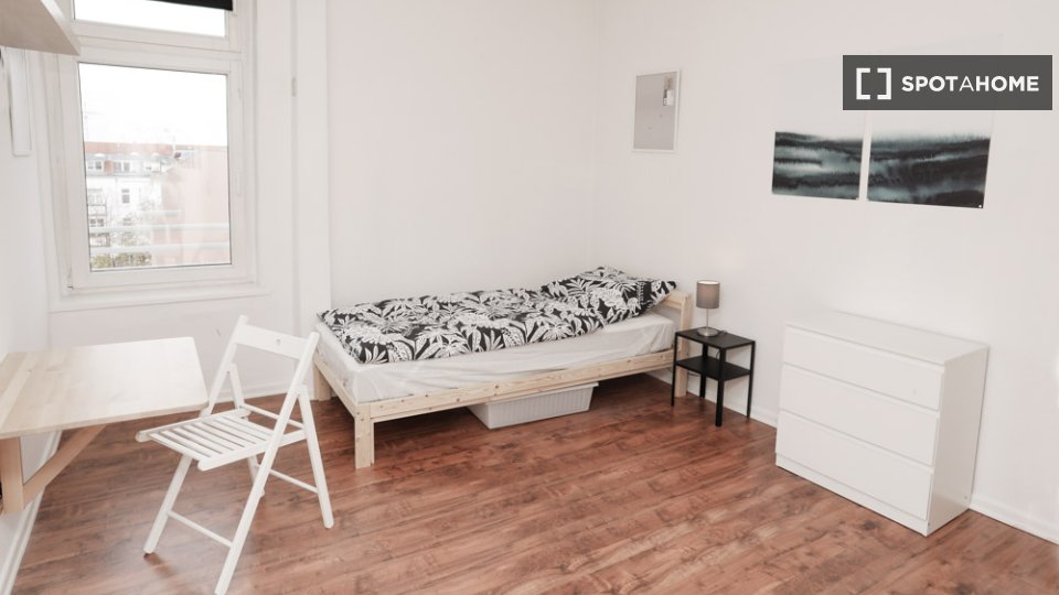 Double room Berlin, 4 beds, 105m² — photo 11