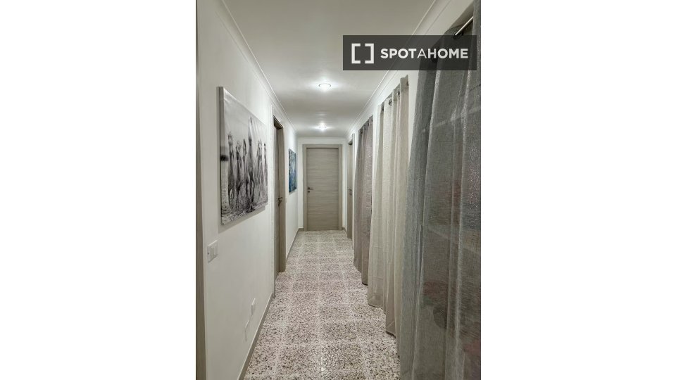 Double room Rome, 3 beds — photo 8