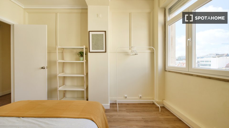 Double room Lisbon, 9 beds, 160m² — photo 17