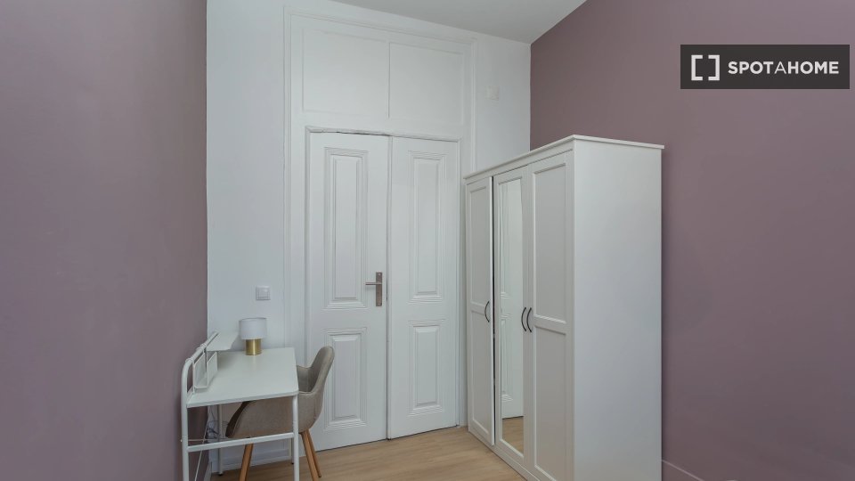 Double room Lisbon, 8 beds — photo 11