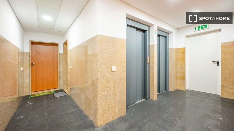Apartment Lisbon, 3 beds — photo 15