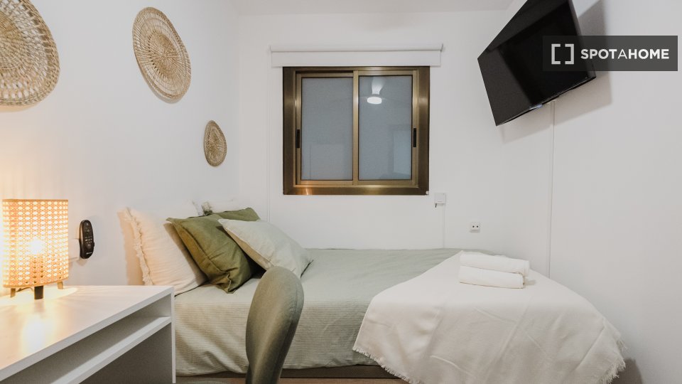 Double room Barcelona, 3 beds, 62m² — photo 4