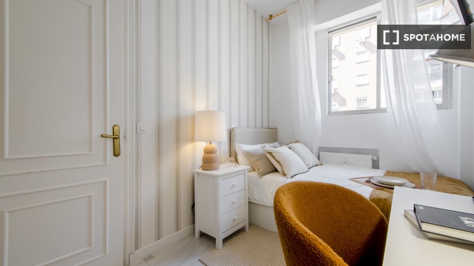 Double room Madrid, 9 beds — photo 4