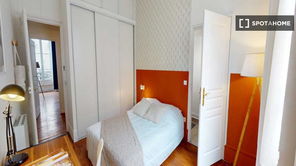 Double room Paris, 5 beds, 120m² — photo 8