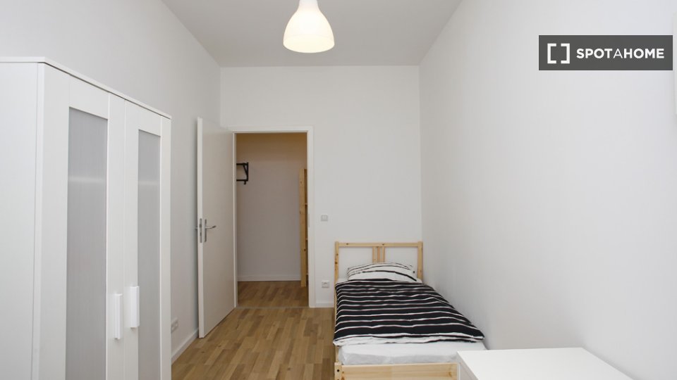 Double room Berlin, 4 beds, 57m² — photo 14