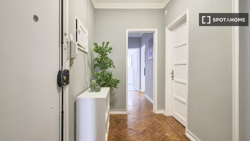 Double room Lisbon, 6 beds — photo 16