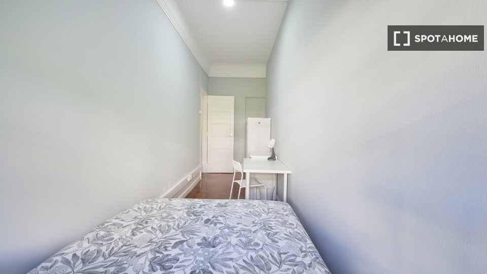 Double room Lisbon, 16 beds — photo 19