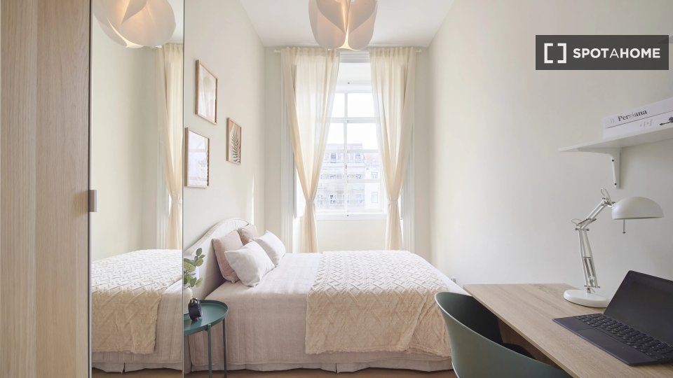 Double room Lisbon, 9 beds — photo 1