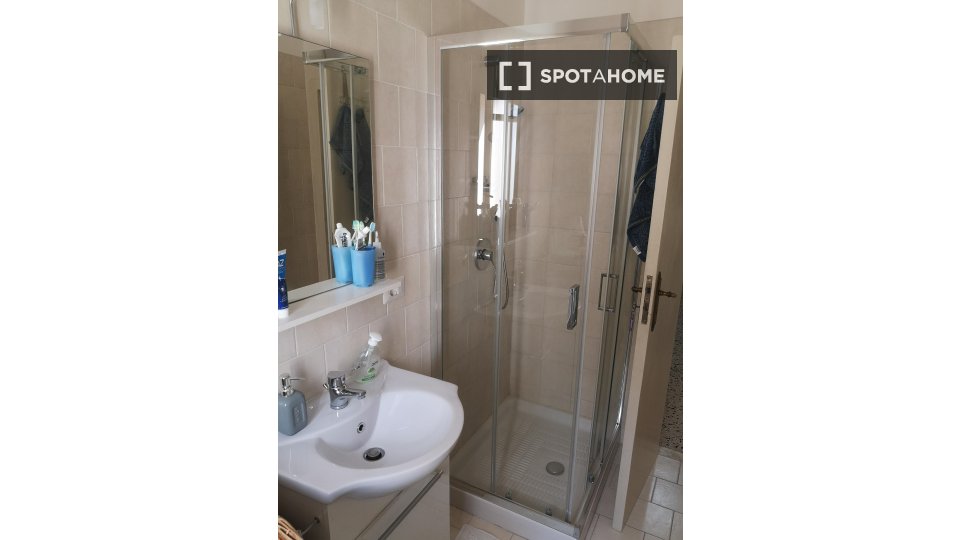 Double room Naples, 3 beds — photo 14