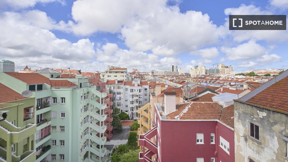 Double room Lisbon, 4 beds — photo 14