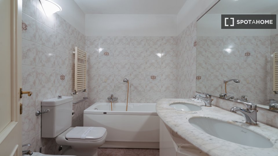 Apartment Florence, 2 beds, 118m² — photo 10