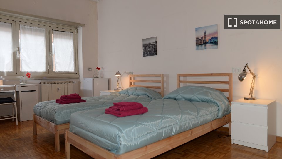 Double room Rome, 3 beds, 95m² — photo 2