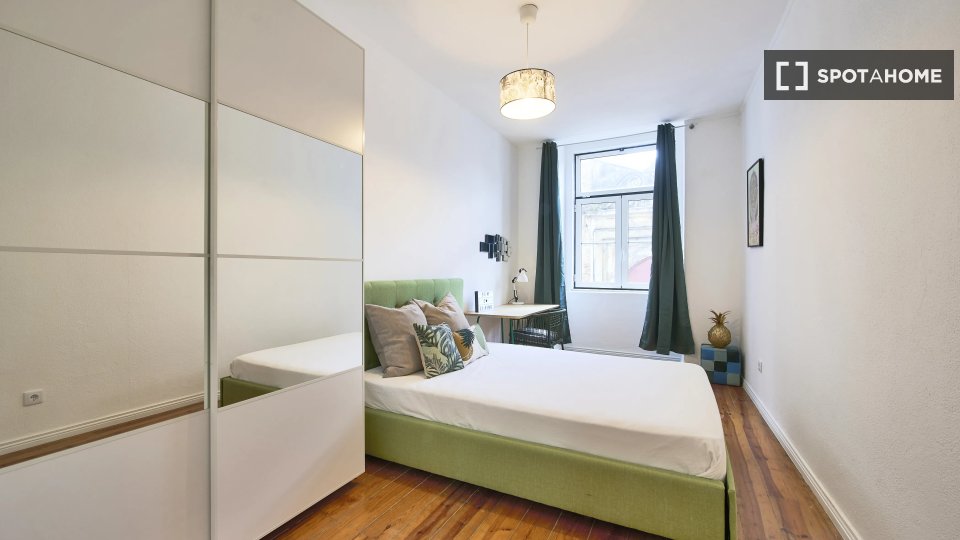 Double room Lisbon, 13 beds — photo 1