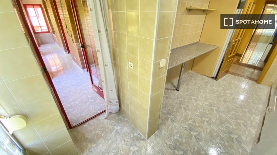 Double room Madrid, 7 beds — photo 9