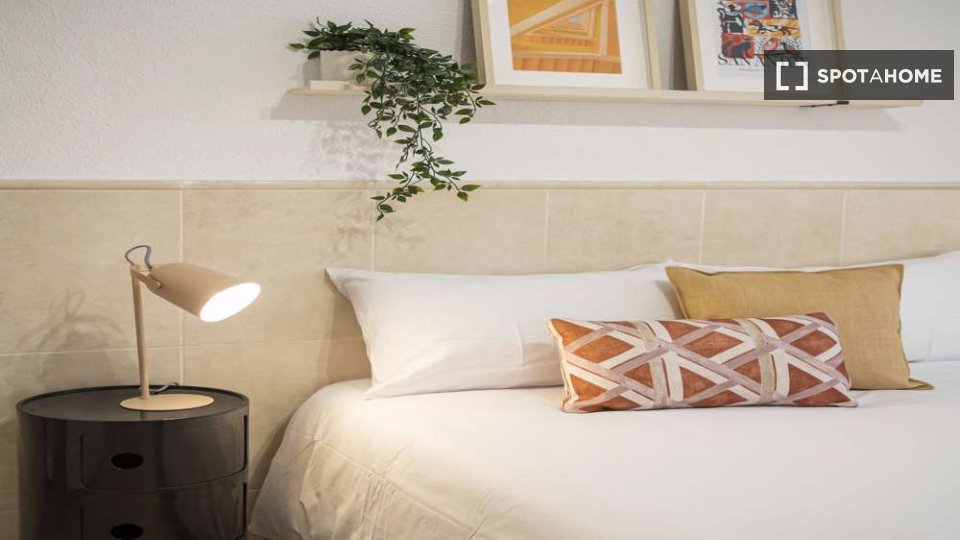 Double room Madrid, 25 beds — photo 9