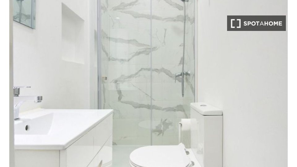Double room Lisbon, 7 beds — photo 16