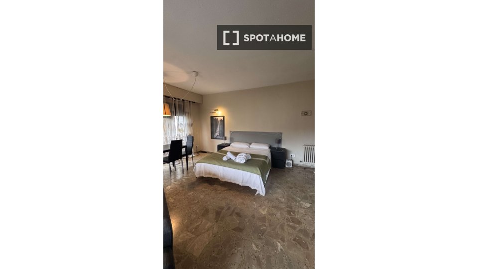 Double room Valencia, 5 beds, 150m² — photo 20