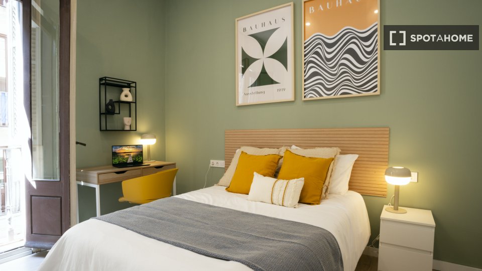 Double room Barcelona, 10 beds, 210m² — photo 7