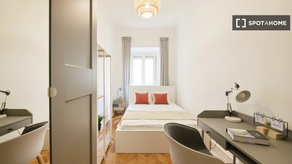 Double room Lisbon, 9 beds — photo 11